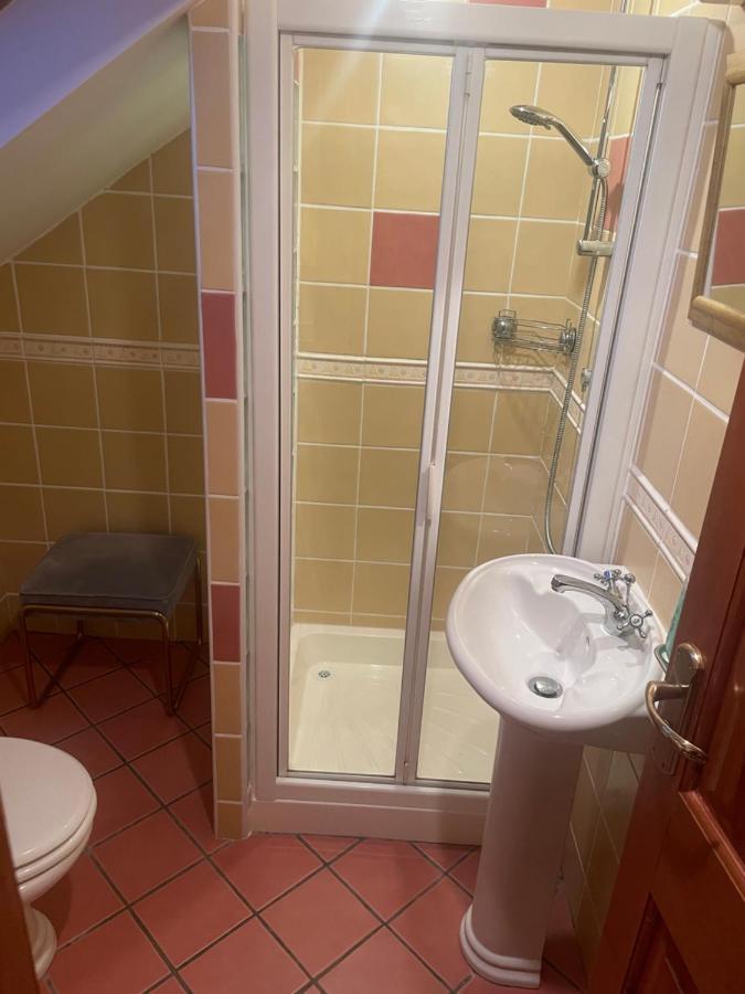 Cosy Rooms In A Stone Cottage Salthill Extérieur photo